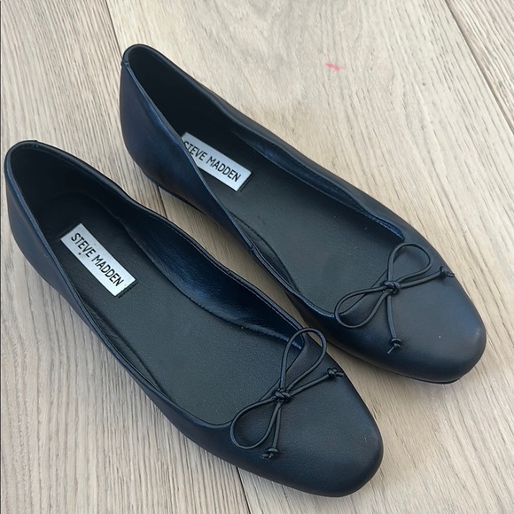 Steve Madden Black Ballet Flats 9M leather upper - Picture 1 of 4